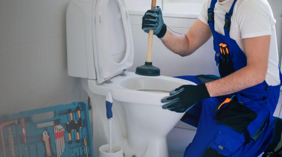 Expert burst pipe repair services in Holly Grove, AR